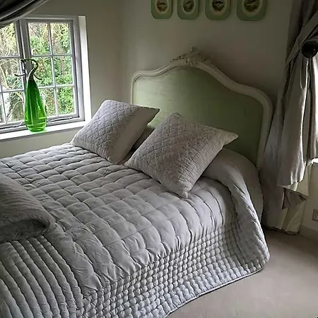 Castle Mill Bed And Breakfast Dorking-3